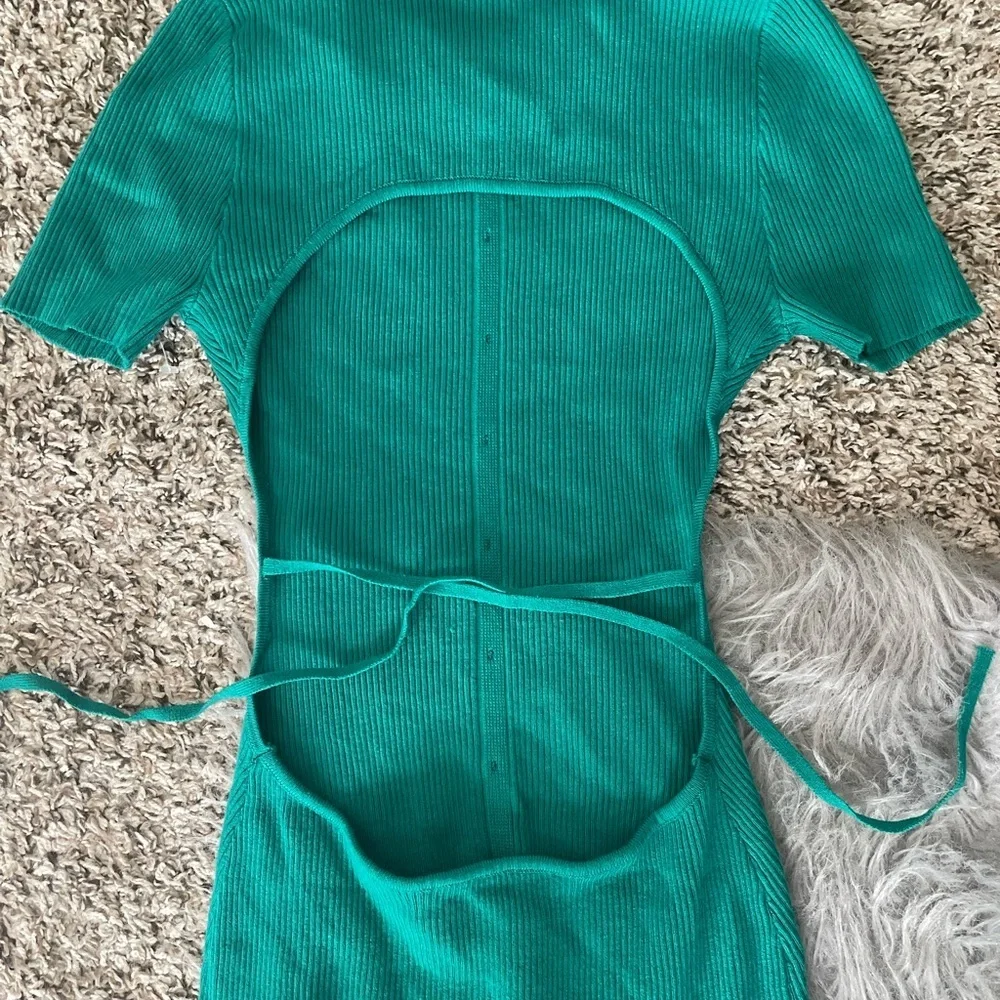 Cider Green Open Back Bodycon Midi Dress - Picture 8 of 10